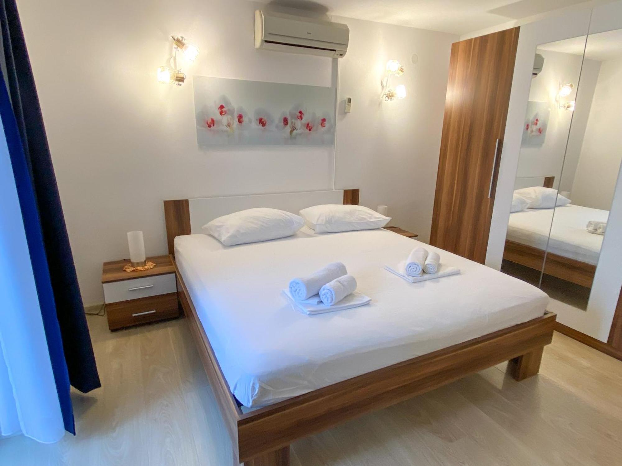 Apartmani Nede Trogir Exterior foto